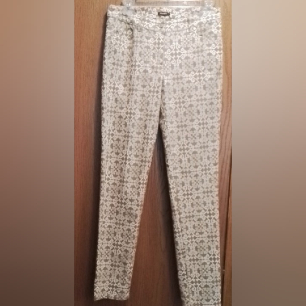 J. McLaughlin Tan and White Cotton Patterned Pants, Size 4.